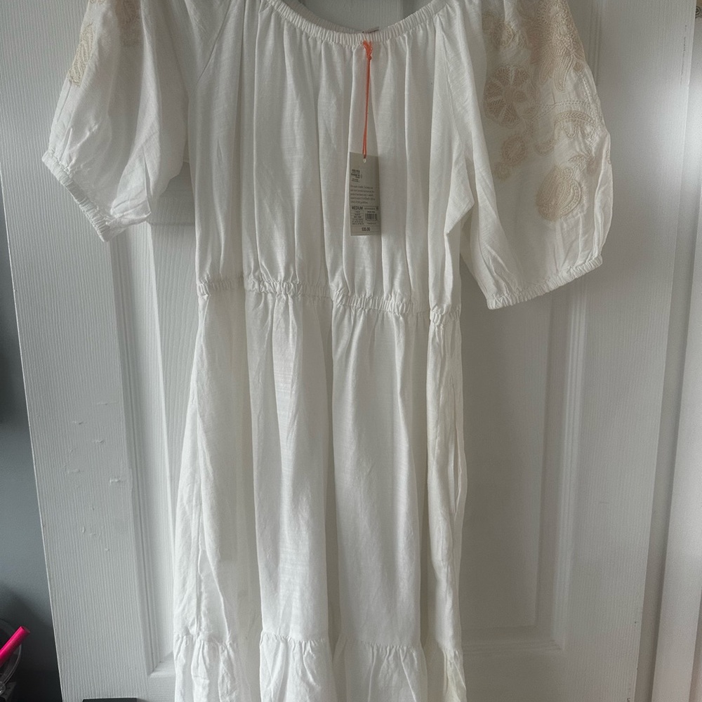 Knox Rose White Eyelet Midi Dress with Puff Sleeves
